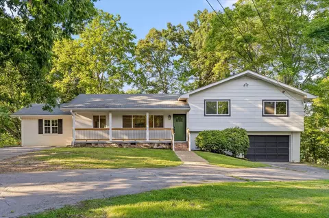 25 Holiday Ln, Chattanooga, TN 37415