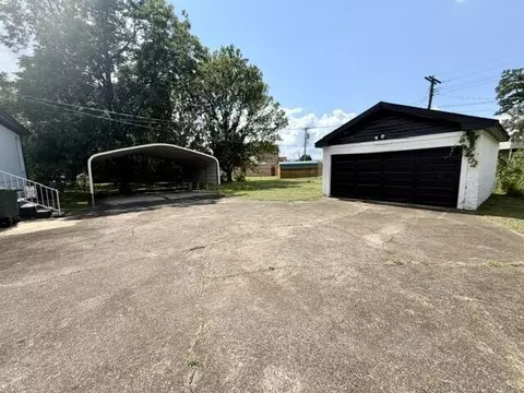 Exterior - 2325 E 03rd, Chattanooga, TN 37404 photo 3 of 7