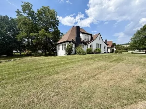Exterior - 2325 E 03rd, Chattanooga, TN 37404 photo 2 of 7