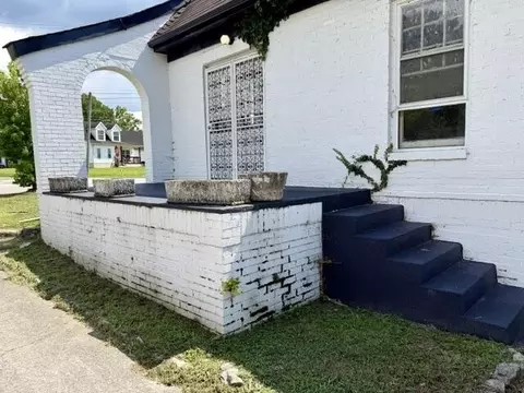 Exterior - 2325 E 03rd, Chattanooga, TN 37404 photo 6 of 7