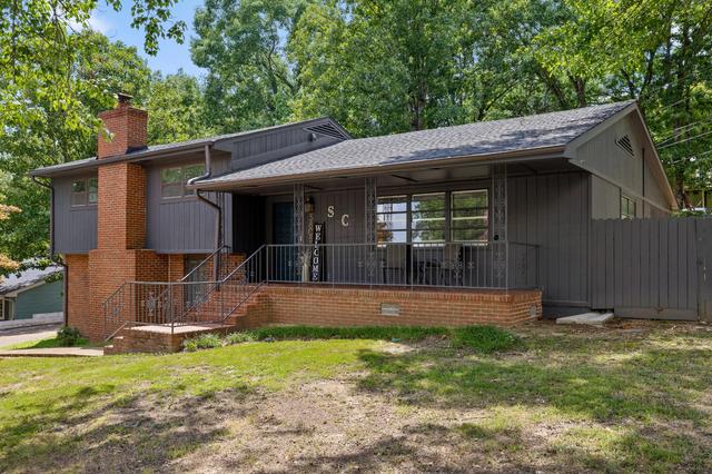 3805 Rollingwood Dr, Chattanooga, TN 37406