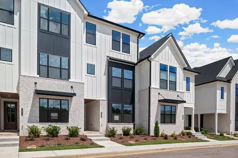 2068 Conductor Ln, Thompsons Station, TN 37179