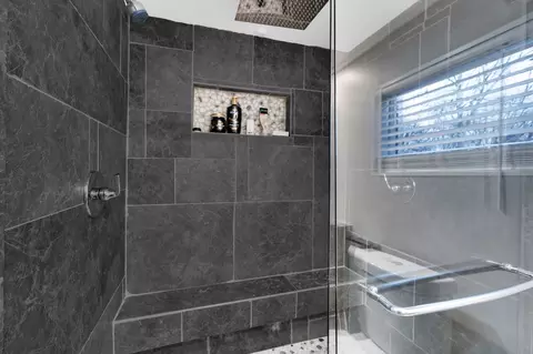 Bath - 408 Spring St, Monteagle, TN 37356 photo 5 of 5
