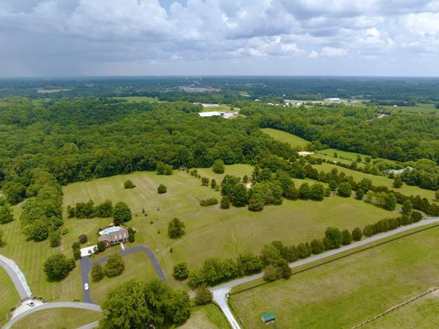 6881 Glidewell Rd, Cross Plains, TN 37049