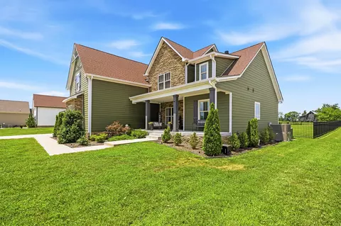 529 Clearview Rd, Cottontown, TN 37048