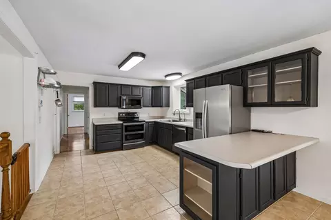 Kitchen - 2009 Wolfe Rd, White Bluff, TN 37187 photo 2 of 4