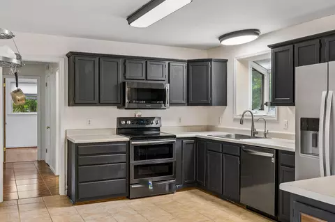 Kitchen - 2009 Wolfe Rd, White Bluff, TN 37187 photo 1 of 4