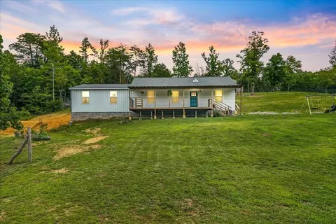 611 Clear Creek Rd, Evensville, TN 37332