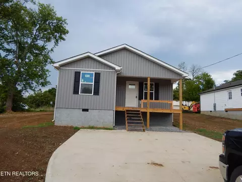 201 Kelsey St, Etowah, TN 37331