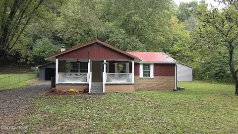 671 Hen Valley Rd, Oliver Springs, TN 37840