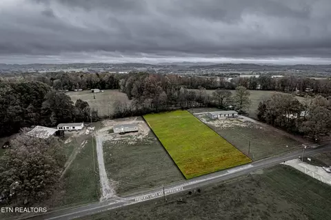 4 County Road 326, Sweetwater, TN 37874