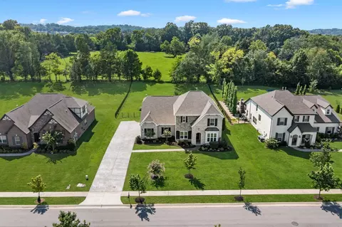 1127 Madison Mill Dr, Nolensville, TN 37135