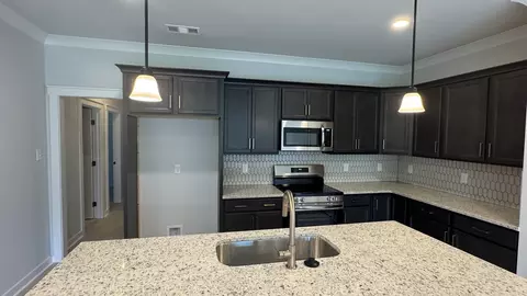 Kitchen - 532 W Foxrun, Springfield, TN 37172 photo 1 of 2