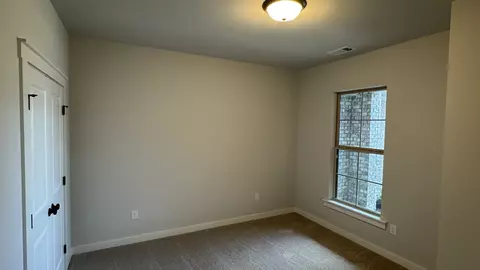 Bedroom - 532 W Foxrun, Springfield, TN 37172 photo 2 of 3