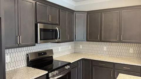 Kitchen - 532 W Foxrun, Springfield, TN 37172 photo 2 of 2