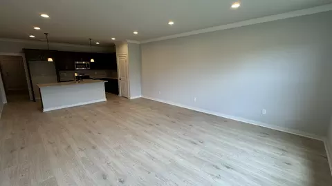 Living - 532 W Foxrun, Springfield, TN 37172 photo 2 of 4