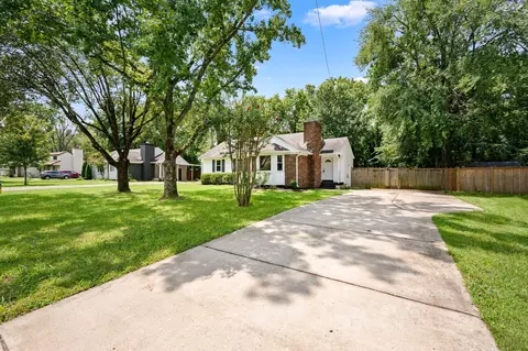 121 Sunnymeade Dr, Mount Juliet, TN 37122