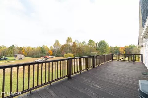 Exterior - 3767 Phillips Flats Rd, Oneida, TN 37841 photo 3 of 11