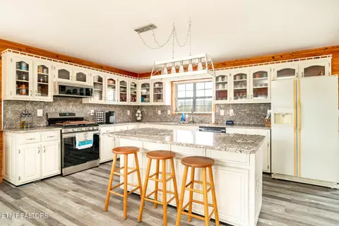 Kitchen - 3767 Phillips Flats Rd, Oneida, TN 37841 photo 1 of 4