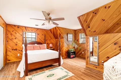 Bedroom - 3767 Phillips Flats Rd, Oneida, TN 37841 photo 2 of 3