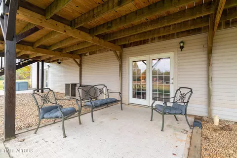 Exterior - 3767 Phillips Flats Rd, Oneida, TN 37841 photo 8 of 11