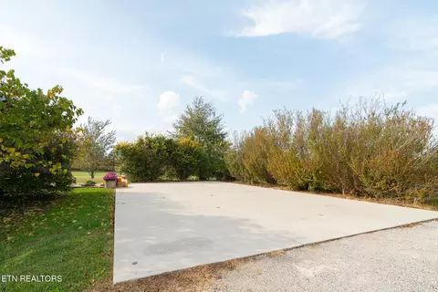 Exterior - 3767 Phillips Flats Rd, Oneida, TN 37841 photo 10 of 11