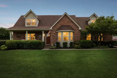 1307 Sycamore Dr, Murfreesboro, TN 37128