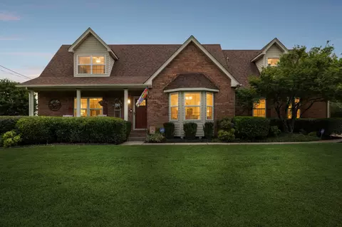 1307 Sycamore Dr, Murfreesboro, TN 37128