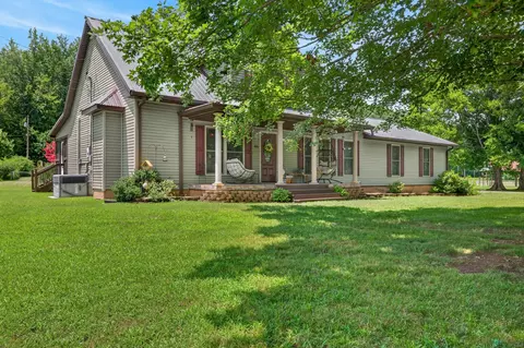 Exterior - 255 Sandy Rd, Dover, TN 37058 photo 3 of 15