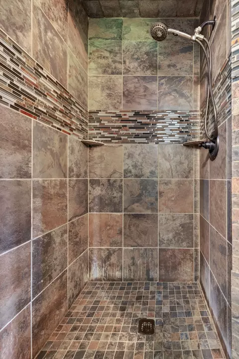 Bath - 255 Sandy Rd, Dover, TN 37058 photo 4 of 5