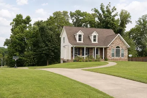 101 Brook Hollow Ct, Bon Aqua, TN 37025