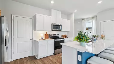 Kitchen - 4833 Clousden Way, Murfreesboro, TN 37129 photo 5 of 8