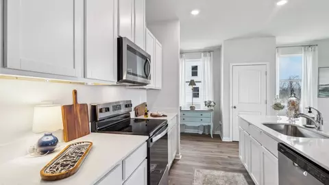 Kitchen - 4833 Clousden Way, Murfreesboro, TN 37129 photo 4 of 8