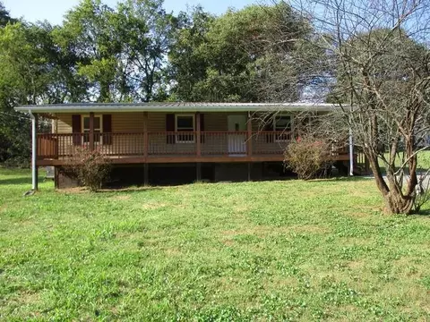 916 Monroe Cir, Madisonville, TN 37354