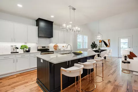 335 Mckennell Dr # B, Nashville, TN 37206