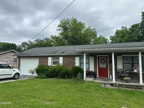 206 Bunker Ln, Oak Ridge, TN 37830
