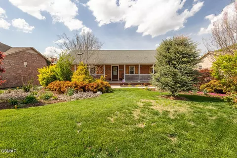 2119 Raulston View Dr, Maryville, TN 37803