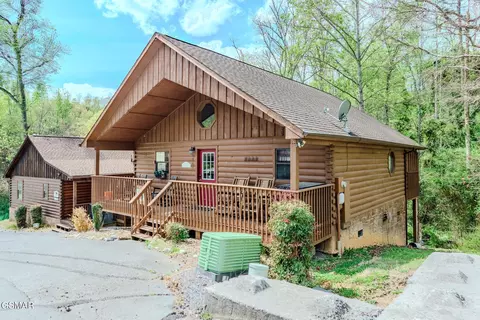 1505 Bears Den Way, Sevierville, TN 37862