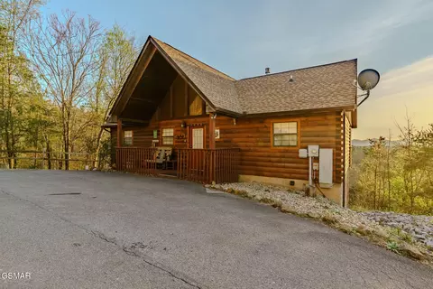 1650 Pinewood Way, Sevierville, TN 37862
