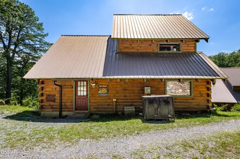 3 Wears Valley Rd, Townsend, TN 37882