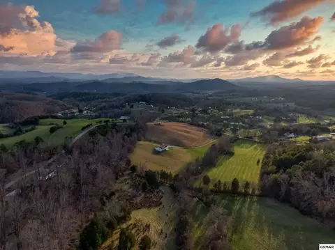 764 Sharp Rd, Sevierville, TN 37876 photo 12