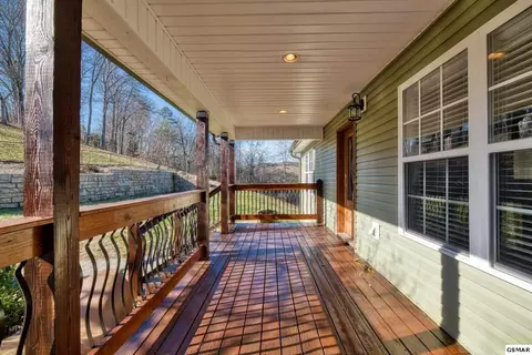 897 Eagle View Dr, Kodak, TN 37764 photo 4