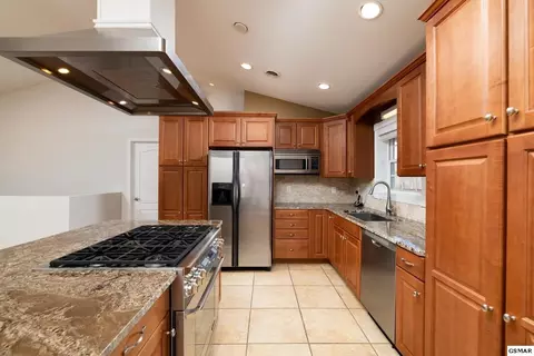 897 Eagle View Dr, Kodak, TN 37764 photo 6