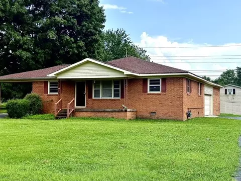 10 Benson Cir, Fayetteville, TN 37334