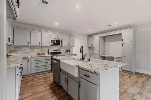 5009 Bonnameade Dr, Hermitage, TN 37076