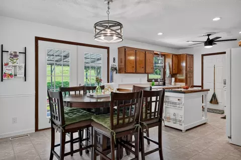 Dining - 1377 Chestnut Grove Rd, Morrison, TN 37357 photo 2 of 2