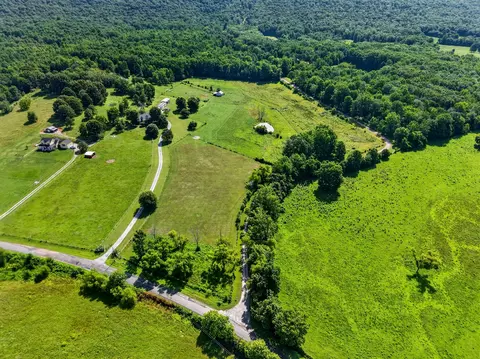View/Area - 1377 Chestnut Grove Rd, Morrison, TN 37357 photo 7 of 9