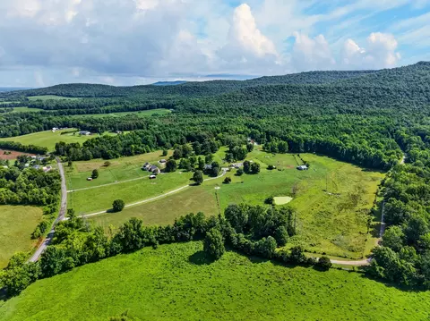 View/Area - 1377 Chestnut Grove Rd, Morrison, TN 37357 photo 8 of 9