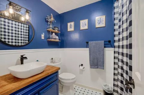 Bath - 1377 Chestnut Grove Rd, Morrison, TN 37357 photo 6 of 9