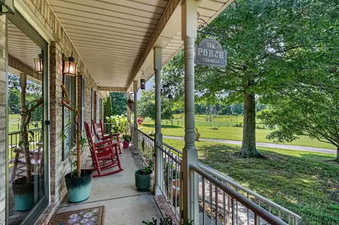 Exterior - 1377 Chestnut Grove Rd, Morrison, TN 37357 photo 8 of 15